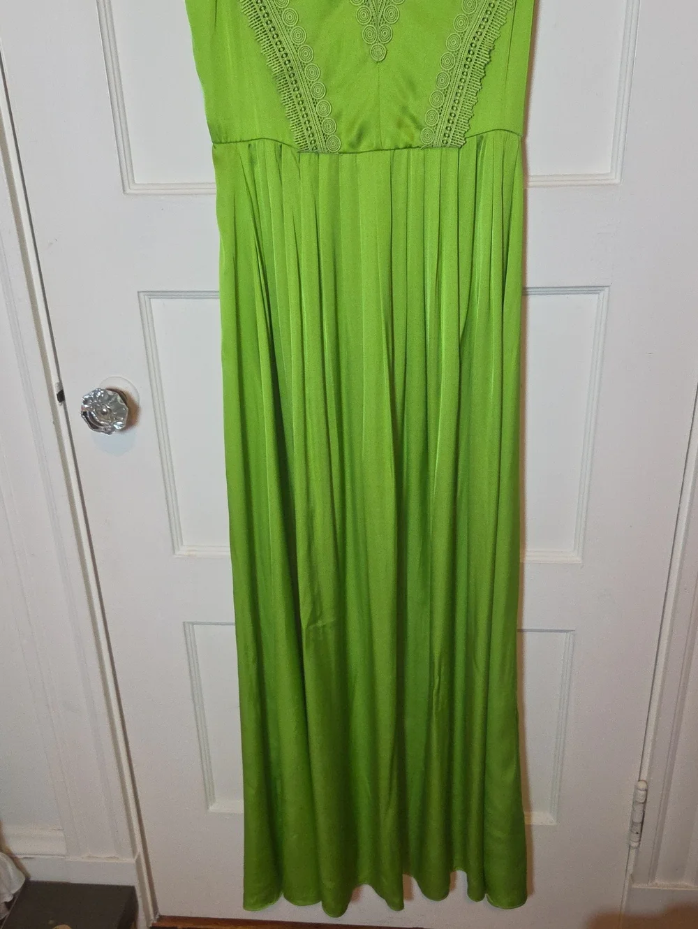 DIANE VON FURSTENBERG Margot Pleated Satin Maxi Dress In Chartreuse Size 6 - Picture 7 of 16